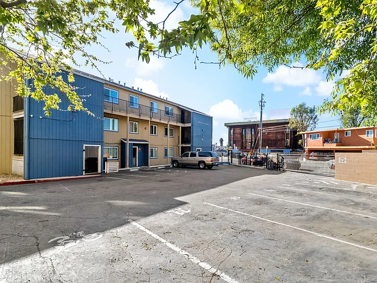10900 Macarthur Blvd #2 — Photo 13