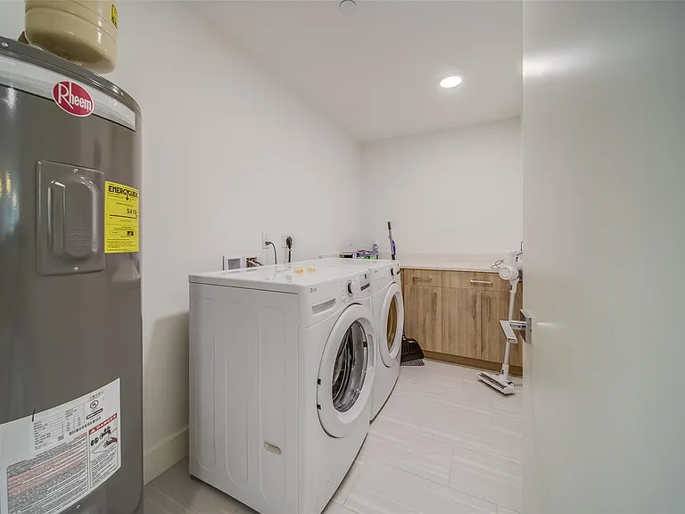 415 Island Way #505 — Photo 28