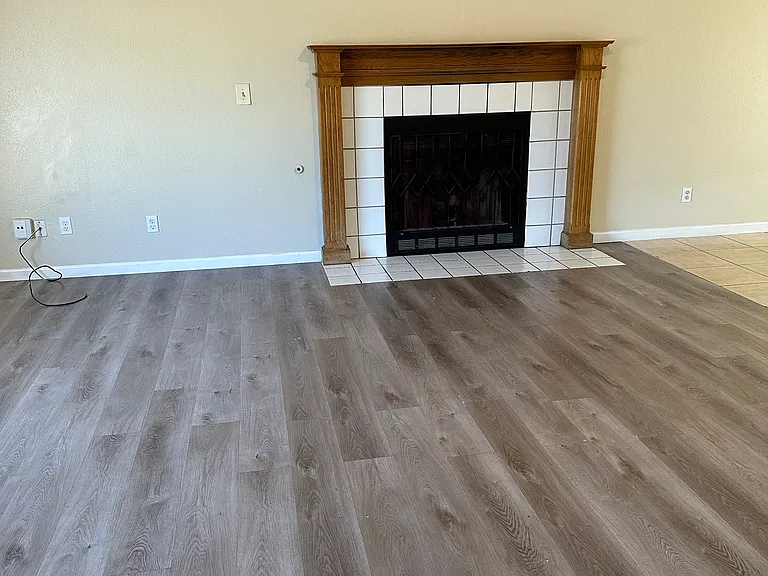 5085 W Kadota Ave — Photo 2