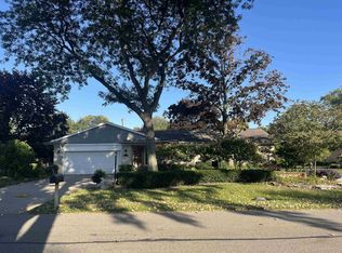 38550 Santa Barbara St, Clinton Township, MI 48036