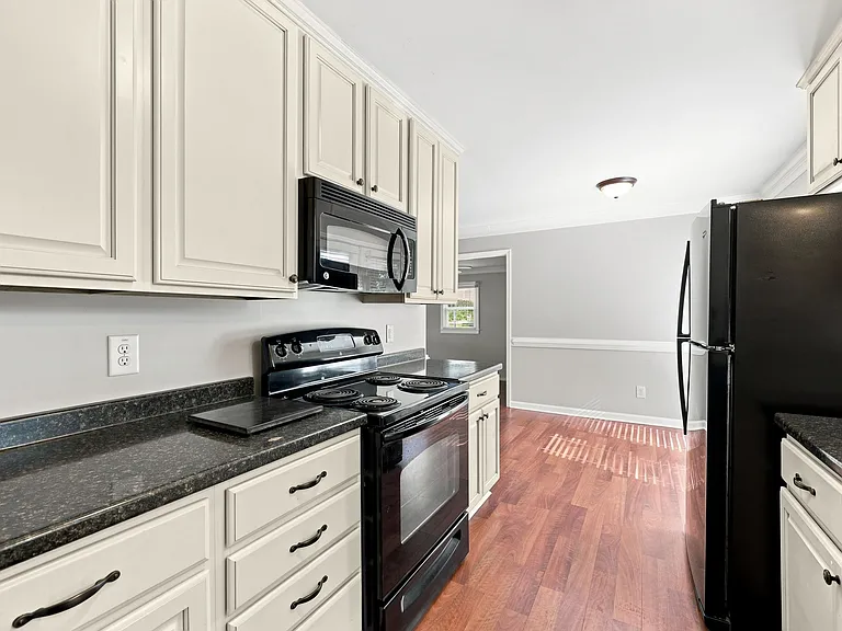 516 Keith St — Photo 20
