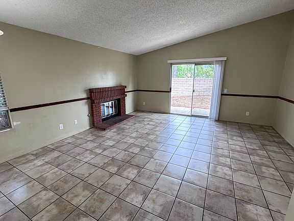 3rd image of 615 Lavender Pl #1