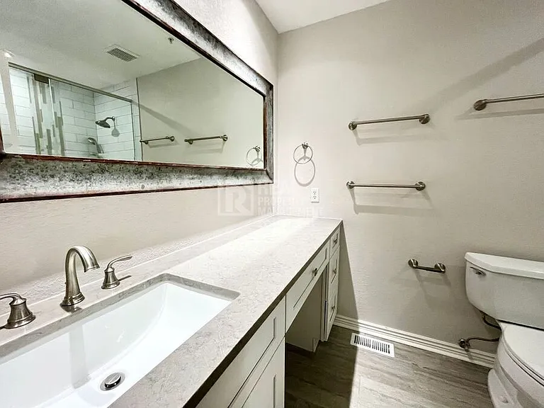 45 Jackson St #C — Photo 11