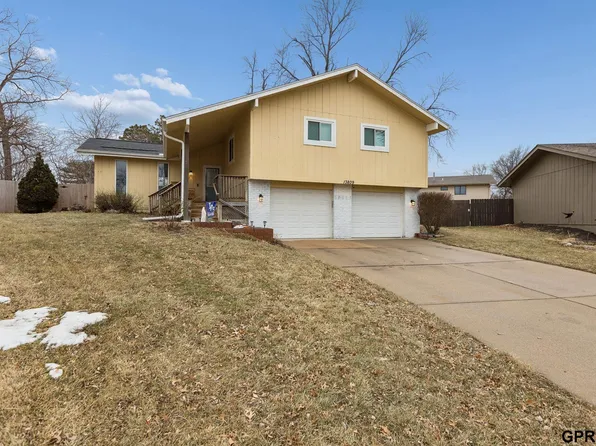 13809 X Cir, Omaha, NE 68137