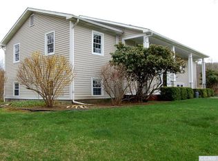 91 Loomis Rd, Chatham, NY 12037