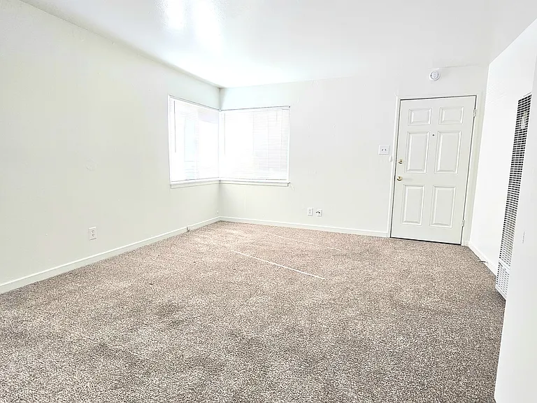 760 Palo Alto Ave — Photo 5