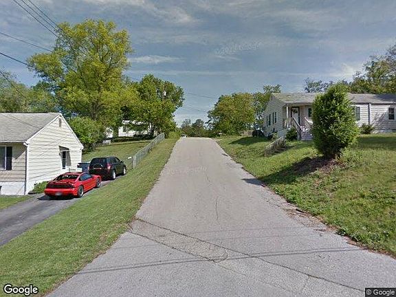 Exterior Neighborhood (street photo)