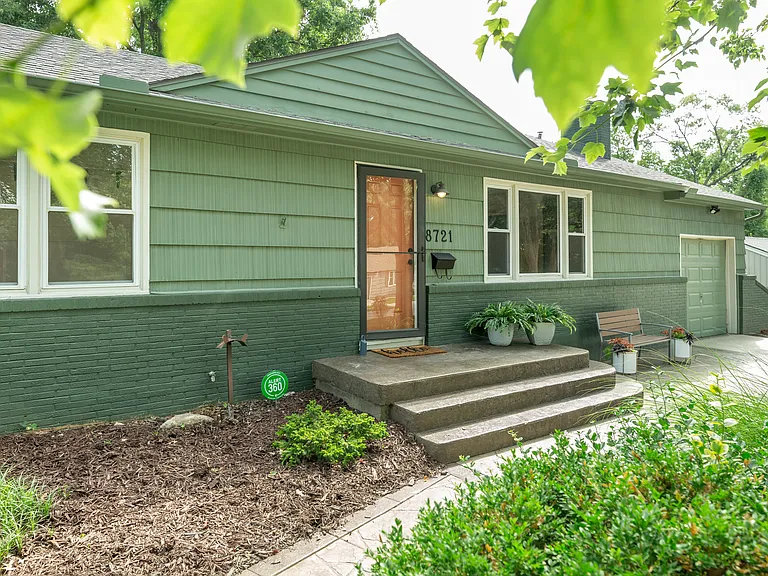 8721 Goodman St — Photo 2