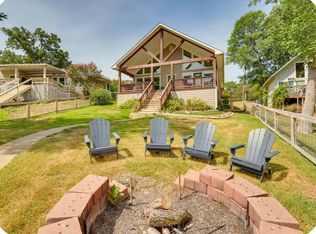 221 Hillcrest Dr, Tool, TX 75143
