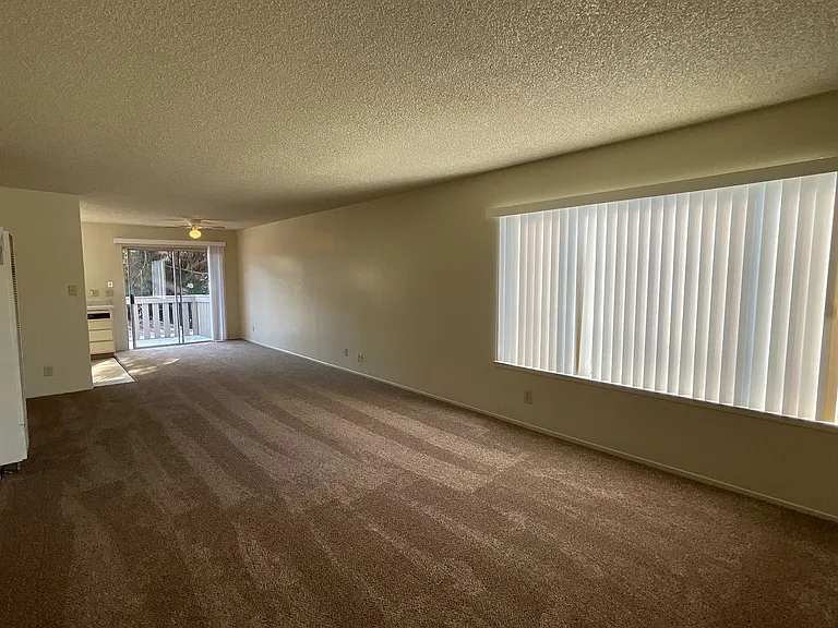 Sharis Apartments — Photo 67