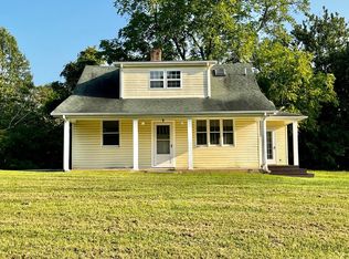4018 Smith Mountain Lake Pkwy, Huddleston, VA 24104