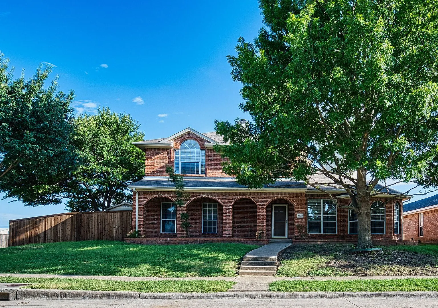 Amazing price for this beautiful four-bedroom home offering more than 2,700 sq ft of living space... — Photo 1