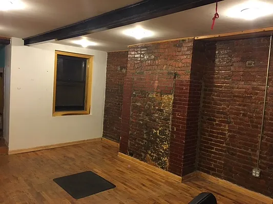 Rented by Premier Metro Realty Corp | media 21