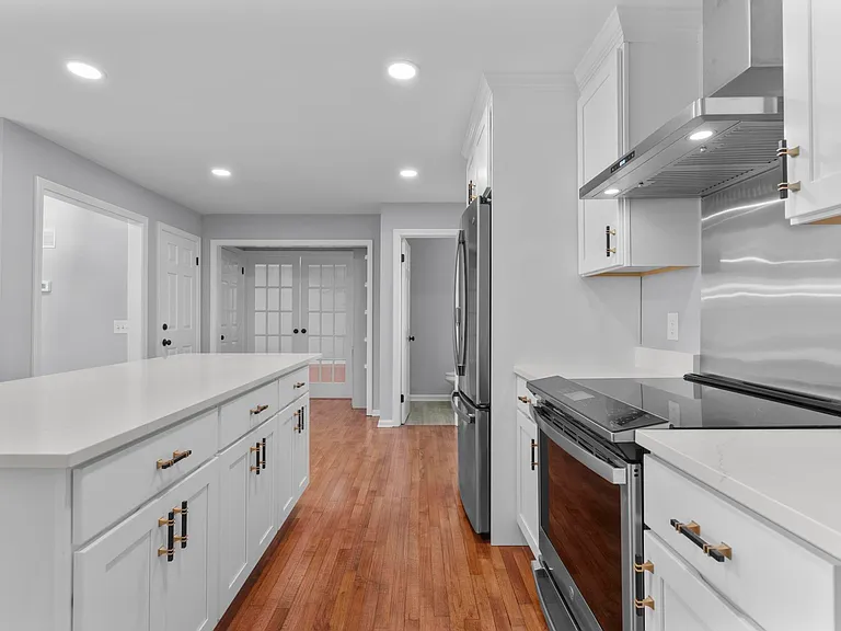 40 Harkness Dr — Photo 4