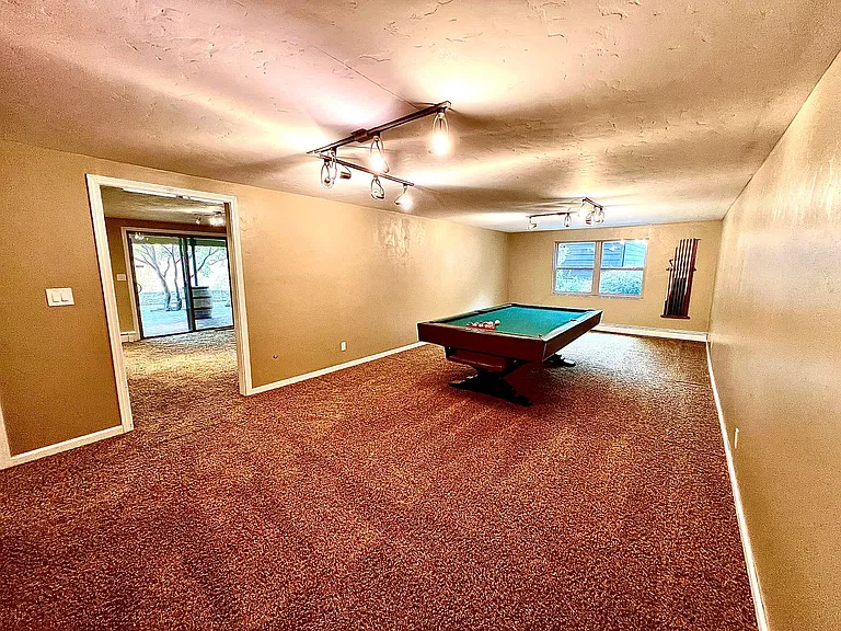 306 E Curling Dr — Photo 49
