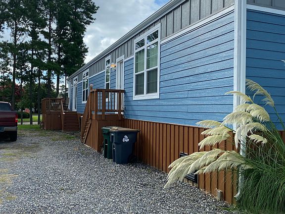 2020 manufactured home Freshly painted and furnished if so desired