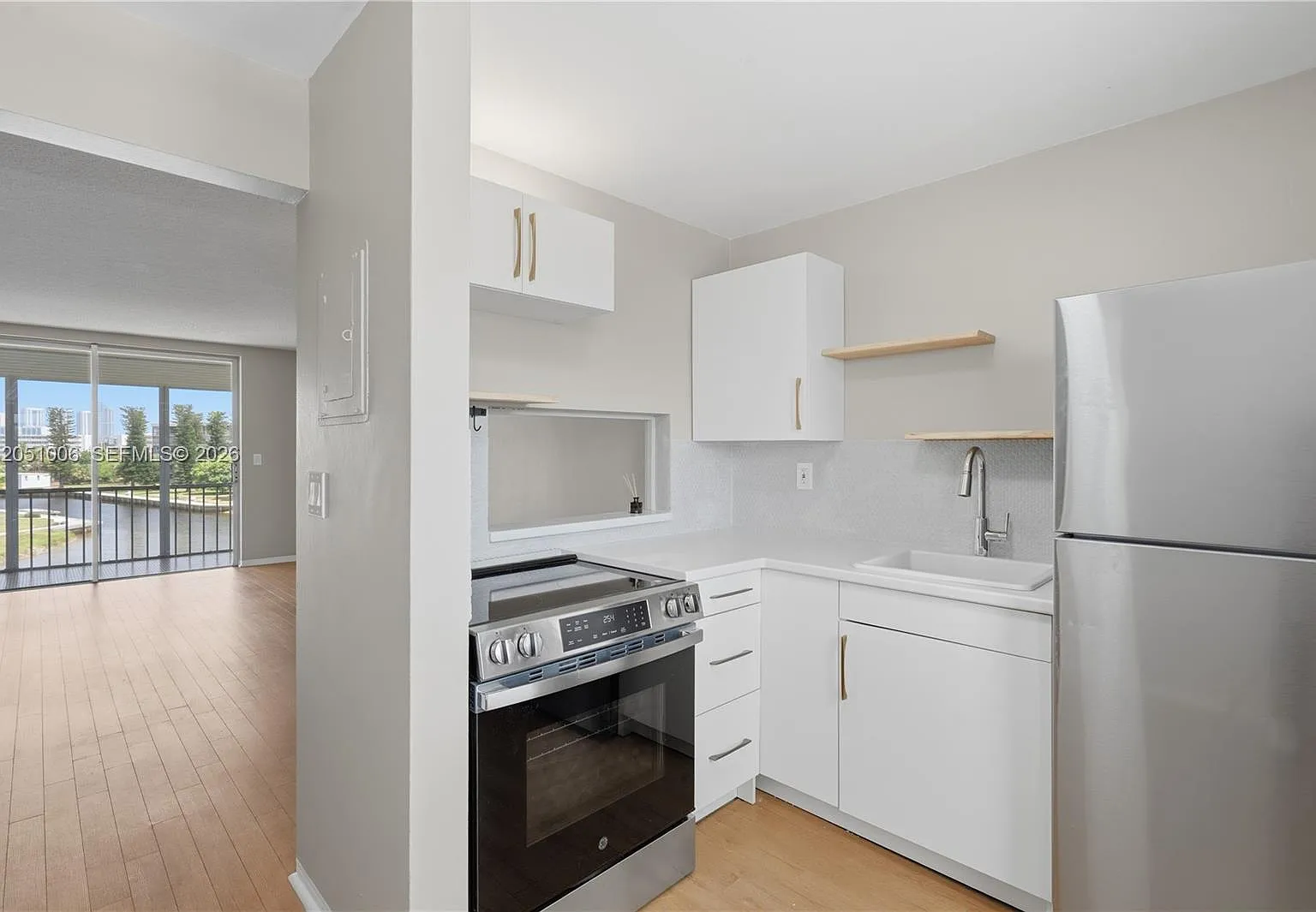 Point East Sec Ii Condo — Photo 3