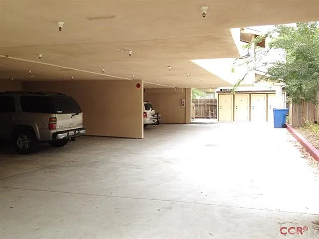 Building Photo 4