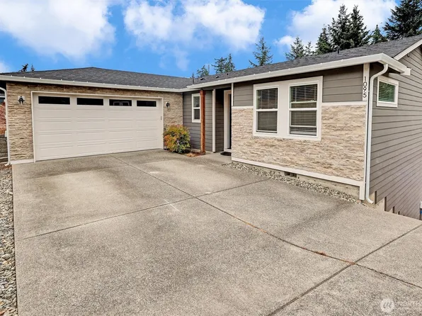 1095 Saint Moritz Court, Camano Island, WA 98282