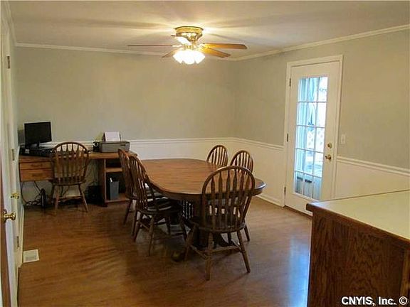 4th image of 104 Deborah Dr