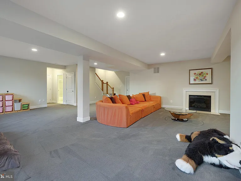 5922 Chesterbrook Rd — Photo 72