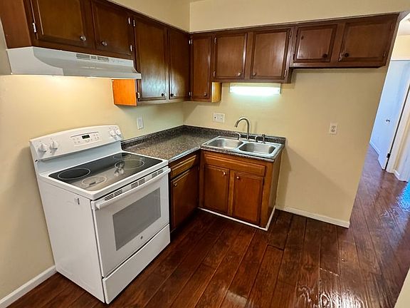 2nd image of 3124 Meriday Ln #203
