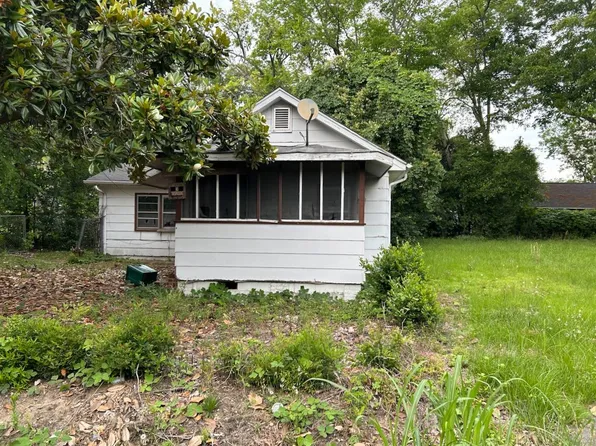 30 S Huger St, Cheraw, SC 29520