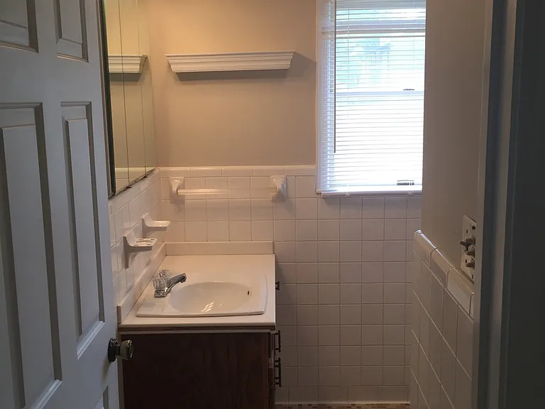 213 E Buford St — Photo 8