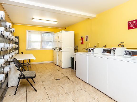 4th image of 315 N Maple Ave #216f9033c