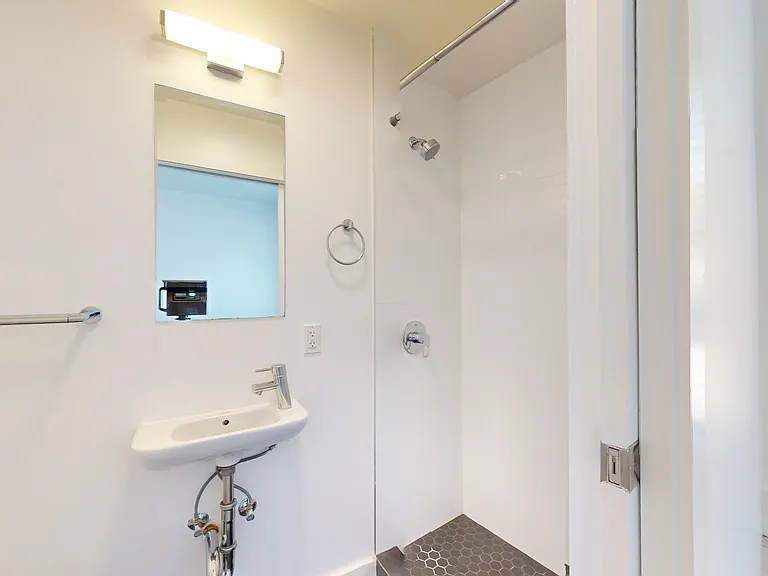 2835 Van Ness Ave #3 — Photo 16