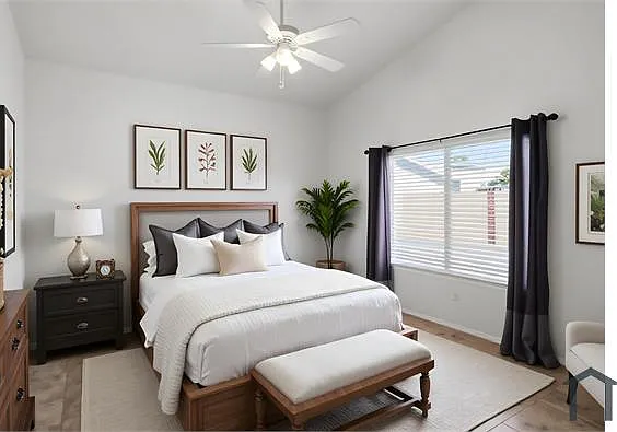 948 E Laredo St — Photo 8