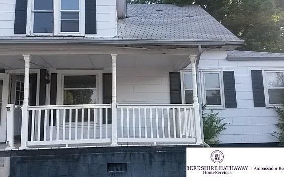 3rd image of 323 W B St