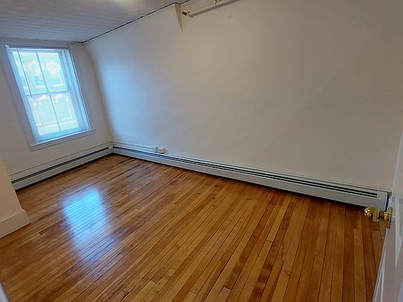 5th image of 35 Broad St APT 6