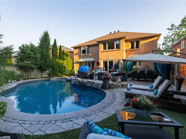 1213 Bowman Dr, Oakville, ON L6M 2T4