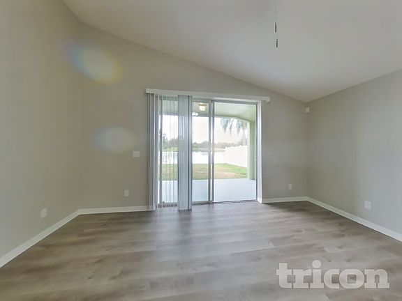 4th image of 31136 Whinsenton Dr