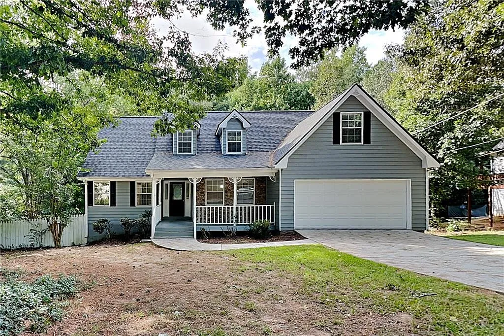 4 bed, 2.5 bath, 1900 sqft, $2,400 — Photo 1