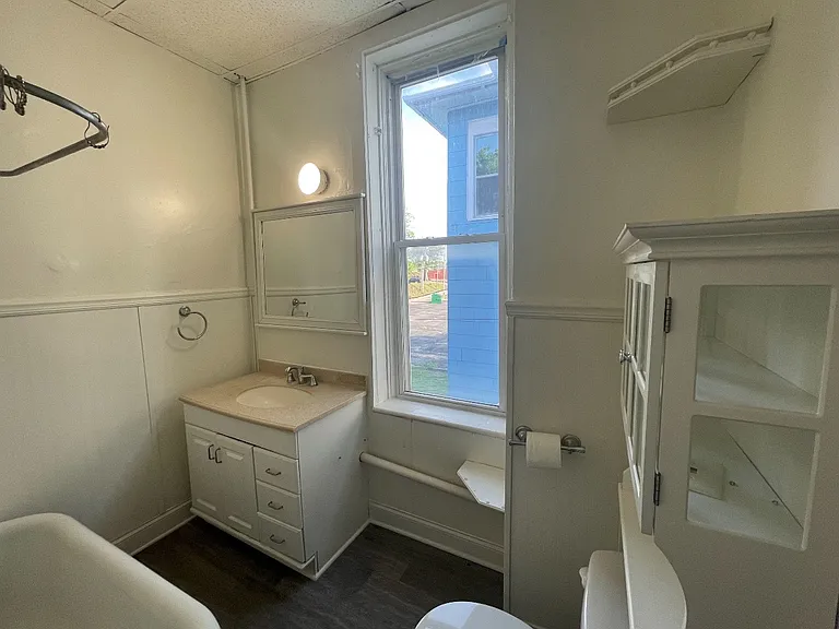 617 N 9th St #1 — Photo 5