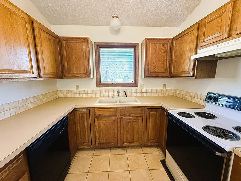 13932 E Lockmoor Cir — Photo 12