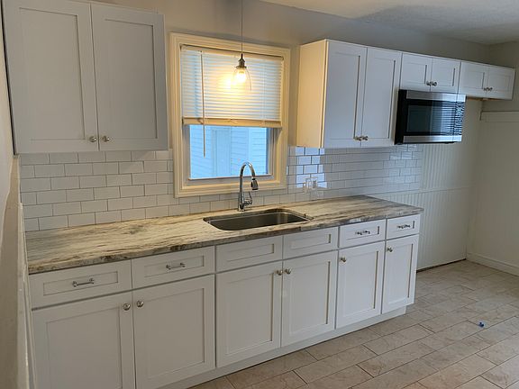 Beautifully updated kitchen
