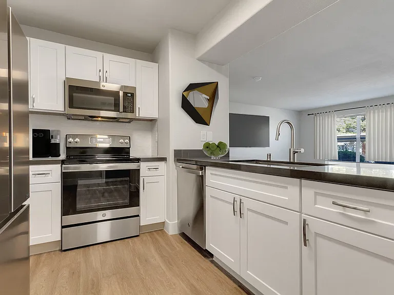 Bella Terra Apartments — Photo 14