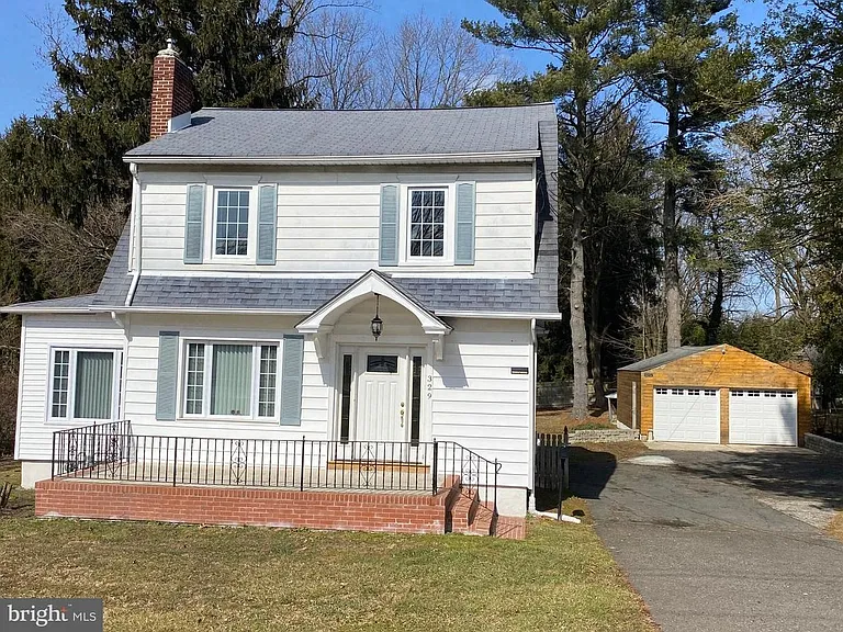 329 Browning Ln — Photo 2