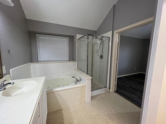 3rd image of 3308 Marymount Dr