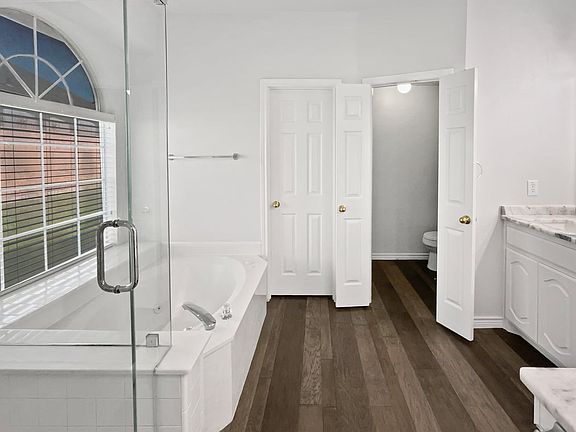 5th image of 1605 Cattail Creek Dr