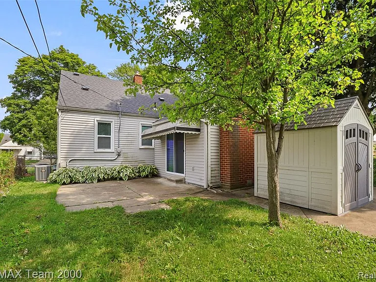 3130 Chestnut St — Photo 5