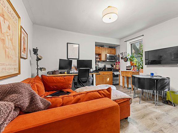 5th image of 299 Adelphi St APT 106