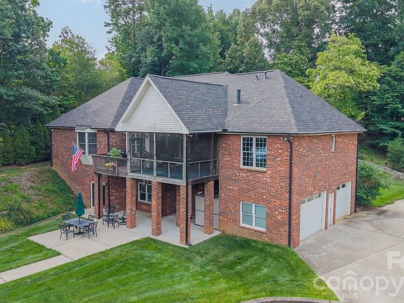 3rd image of 7545 Rabbit Cir