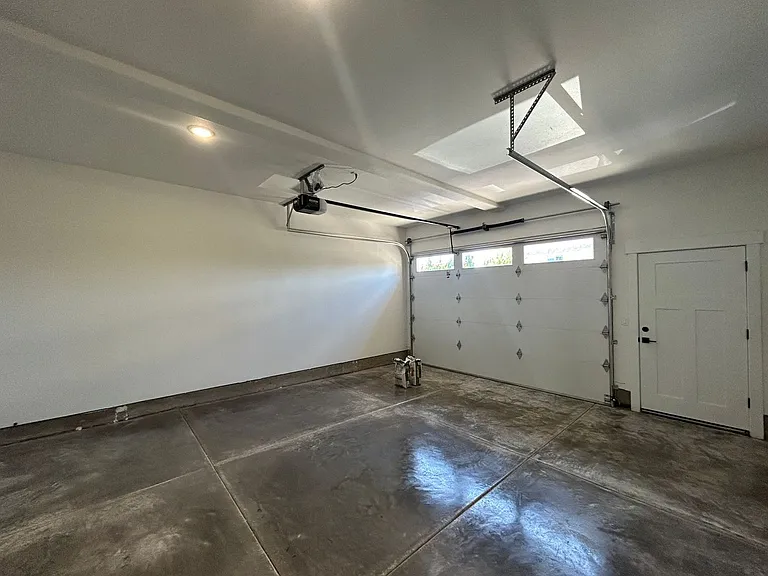786 Maple St — Photo 24