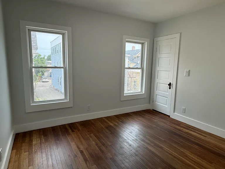 6 Holmes St #2 — Photo 23