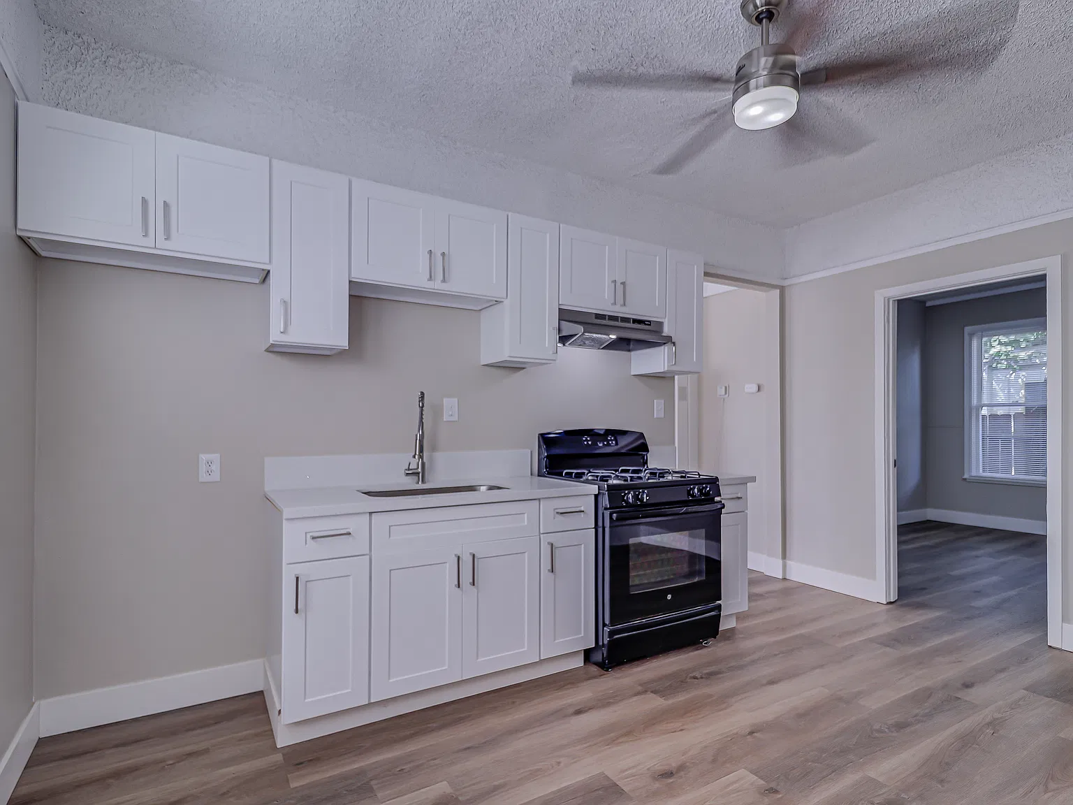 2 bed, 1000 sqft, $1,500 — Photo 4
