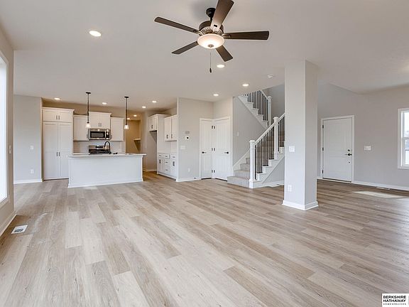 3rd image of 7702 S 198th Ave